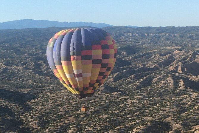 Hot Air Balloon Rides in Santa Fe - What to wear and bring for Santa Fe mornings (and high-altitude chill)
