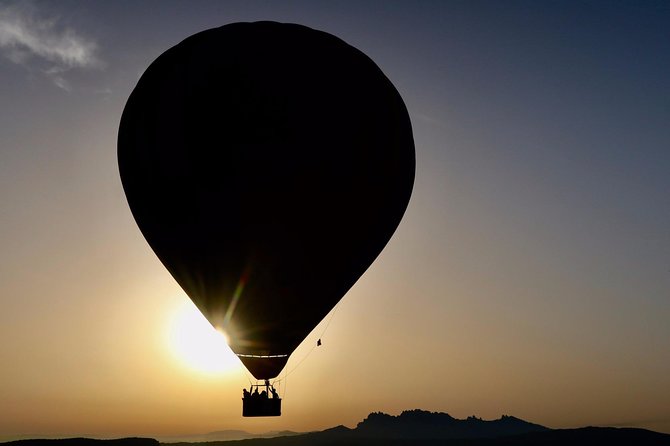 Hot Air Balloon with Champagne, Optional Photos,Video & Breakfast - Breakfast and Champagne: fun touches that still make sense