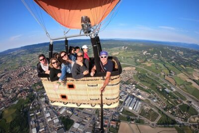 Hot Air Balloon with Champagne, Optional Photos,Video & Breakfast - The Vic flight: 1 hour above the valley