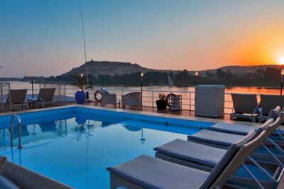 Luxor: 4-Night Nile cruise , Hot Air balloon , west bank , abu simbel - Day 1 in Luxor: Karnak and Luxor Temple, then felucca with tea