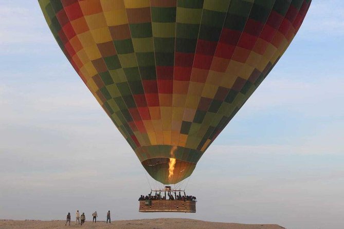 Luxor : Flying on Hot Air Balloon for Sunrise - Landing and the smooth ride back to Luxor