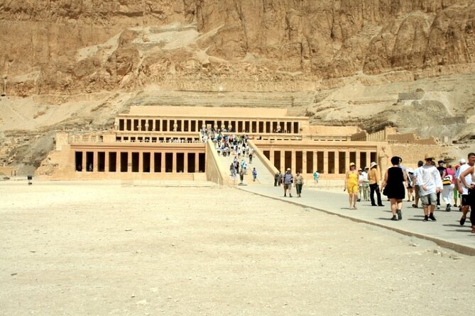 Luxor Tours: City Tour,Hot Air Balloon,Kings Valley,Sailing Felucca,Camel Ride - Camel ride and horse-and-carriage city tour: seeing Luxor off the temples
