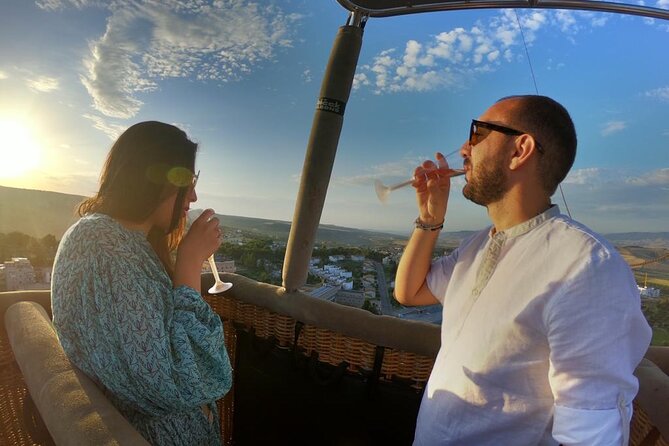 Matera balloon flight for small groups - What’s included: breakfast and your Sassi admission tie-in