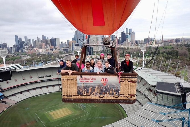 Melbourne Premium Balloon Flight - The crew and safety feeling: what to expect before you lift off