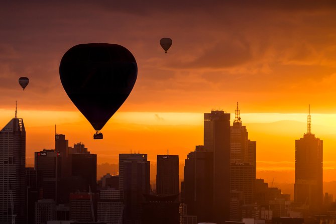 Melbourne sunrise balloon flight & champagne breakfast - Balloon-Basket Comfort Tips: Heat, Standing, and Morning-Wear