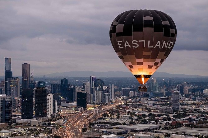Melbourne sunrise balloon flight & champagne breakfast - Should You Book This Sunrise Balloon Flight?