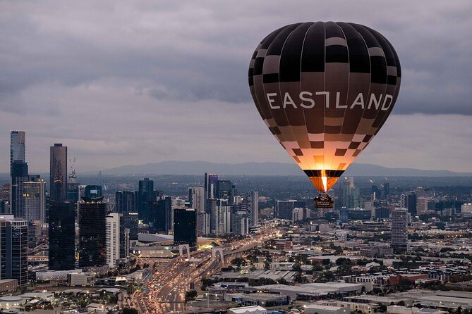 Melbourne sunrise balloon flight only - Landmark spotting from above: MCG, Albert Park, Flinders Street, and the Yarra