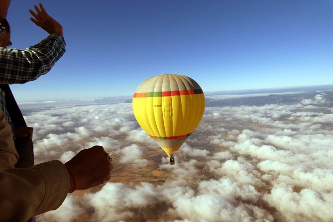Montserrat Hot Air Balloon Flight from Barcelona - Small-group size: why max 10 people matters in a balloon day