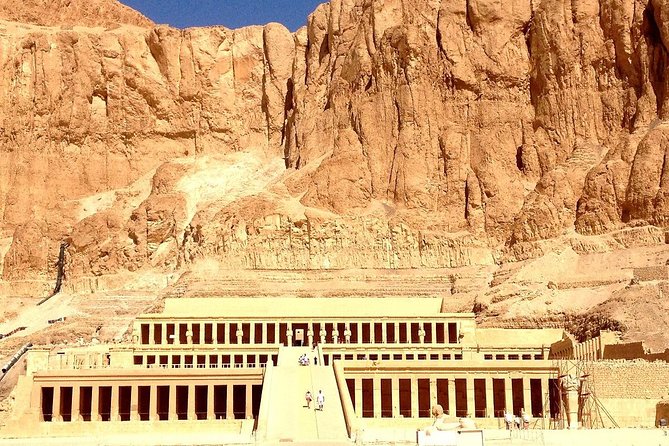 Package deal Hot Air Balloon Ride & Full Day Luxor Tour w/Guide Lunch - King Tutankhamun KV62: optional, and worth thinking about
