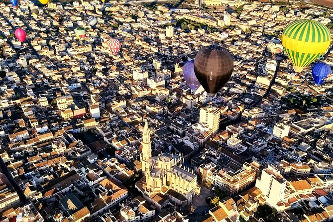 Private Balloon Flight Over Mallorca for Two People - Breakfast and the End-of-Flight Wrap-Up