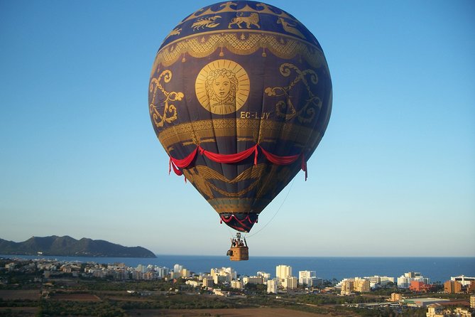 Private Hot Air Balloon Ride in Mallorca with Champagne and Snacks - The flight itself: sipping champagne with the coast below