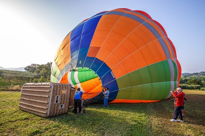 Professional hot air balloon rides at Assisi, Trasimeno in Umbria - Why this Assisi and Trasimeno balloon route feels different
