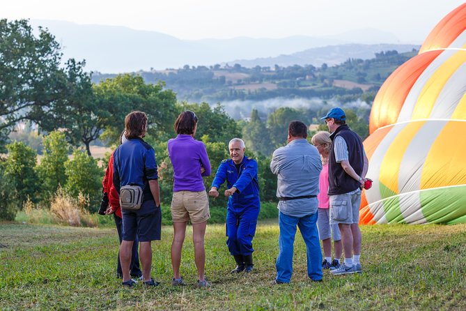 Professional hot air balloon rides at Assisi, Trasimeno in Umbria - Who should book this (and who should think twice)