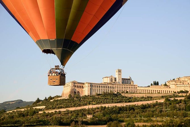 Professional hot air balloon rides at Assisi, Trasimeno in Umbria - In the basket: what you’ll actually experience up there