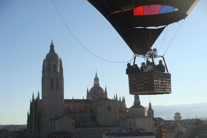 Segovia from the Skies: Sunrise Balloon Ride - Cruising over Segovia: commentary, calm skies, and the wind’s control