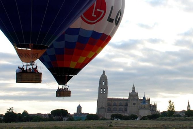 Segovia from the Skies: Sunrise Balloon Ride - Madrid pickup vs meeting at Aerotours: choose your easiest starting point