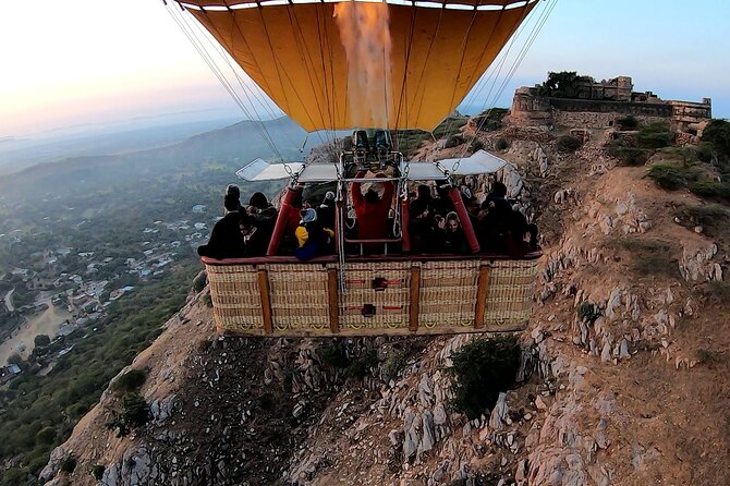 SkyWaltz Hot Air Balloon Safari - Why This SkyWaltz Balloon Safari Works So Well in Jaipur