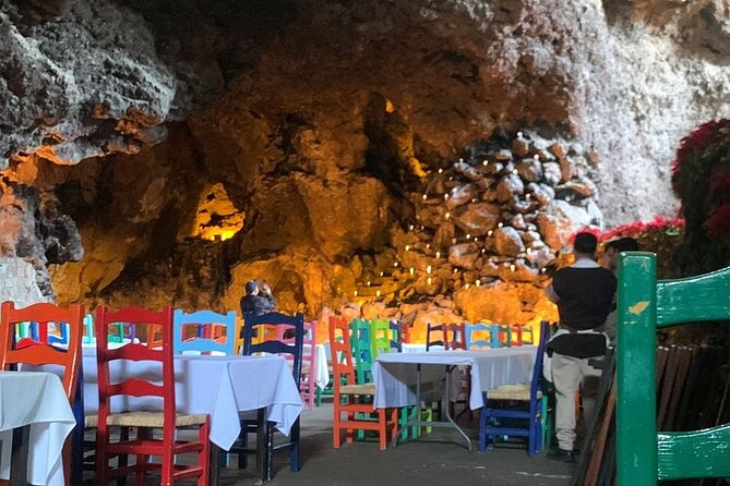 Sunrise Balloon Flight over Teotihuacan and Breakfast in Cueva - Silver and Obsidian Workshop Exhibition: Craft You Can See