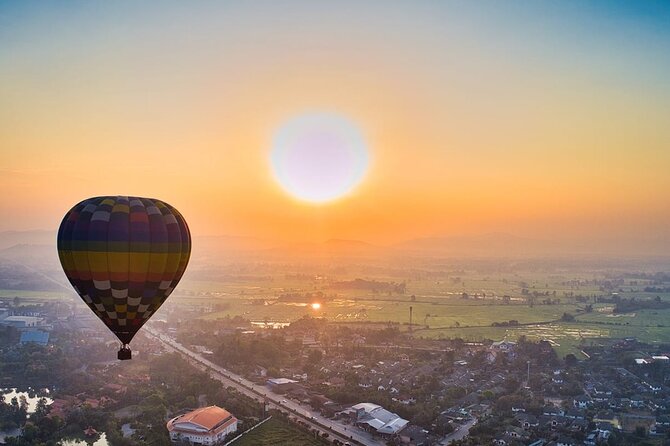Sunrise Hot Air Balloon Adventure in Chiang Mai - The 45-minute flight: floating up to 2,000 meters for 360 views