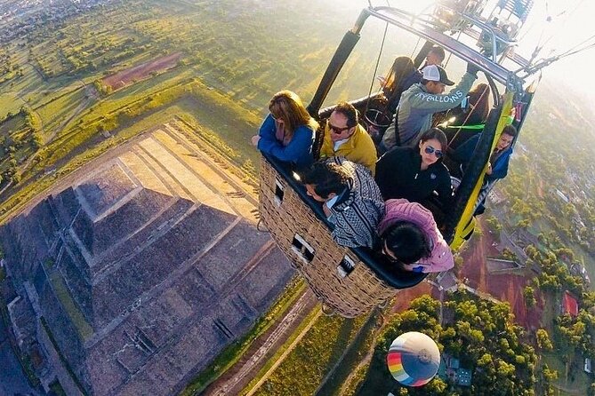 Teotihuacan Balloon ride + Transportation + Breakfast + Pyramids - Hotel pickup from select neighborhoods (and why it helps)