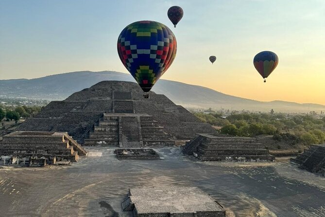 Teotihuacan Hot Air Balloon Flight - The Hot Air Balloon Portion: Sunrise Views and a Calm-Controls Crew