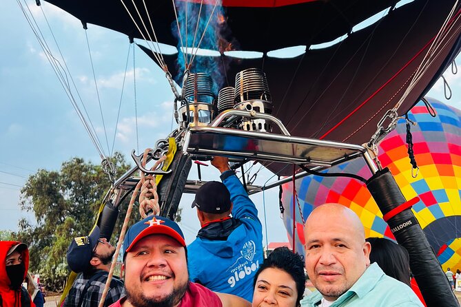 Teotihuacán in a hot air balloon with Transportation from CDMX - San Juan Teotihuacán check-in: coffee, cookies, and balloon setup time