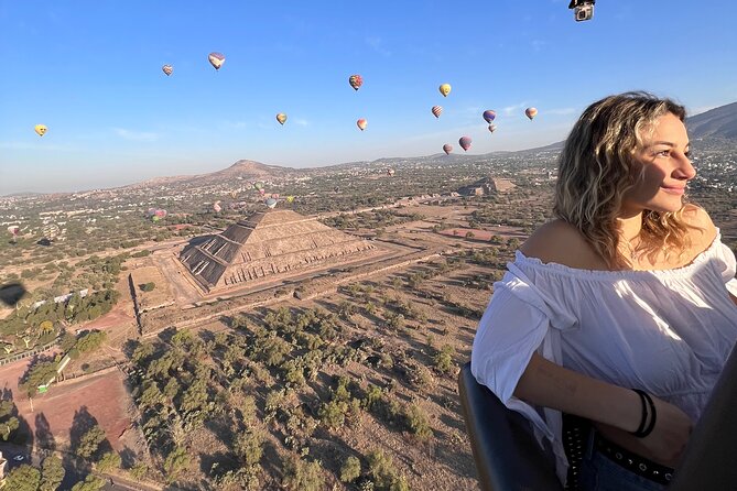 Teotihuacán in a hot air balloon with Transportation from CDMX - What to wear and bring for a smooth sunrise balloon morning