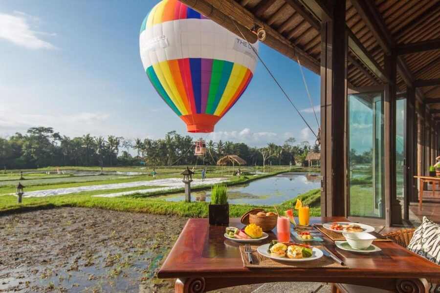 Ubud: Hot Air Balloon Experience - Tanah Gajah food pairing: why the included meal matters
