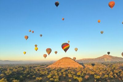 Unforgettable Balloon Flight + Tour of Teotihuacan - Breakfast in a natural cave, then back on the clock